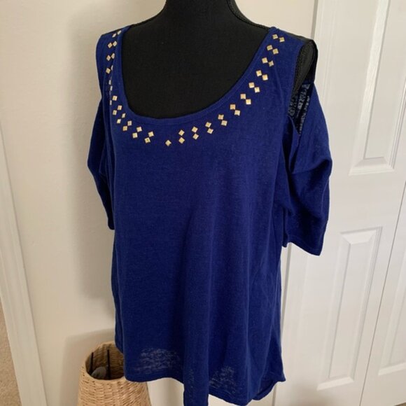 Cold shoulder High Low design Top - Picture 4 of 5